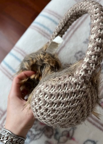 Bej Örgü ve Kürk Detaylı Kulaklık - Görsel 2