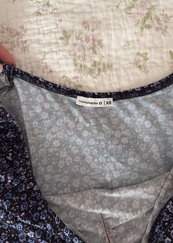 Lacivert Mini Çiçek Desenli Kadın Bluz #lulucasnagnette - Görsel 4