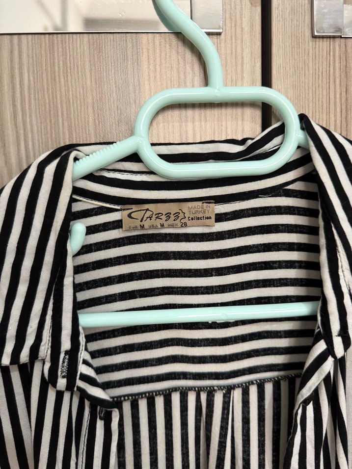 Siyah Beyaz Çizgili Uzun Kollu Gömlek - Görsel 2