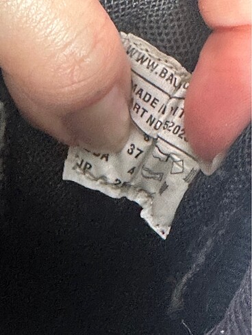37 Beden Balenciaga track
