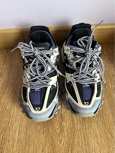 Balenciaga track