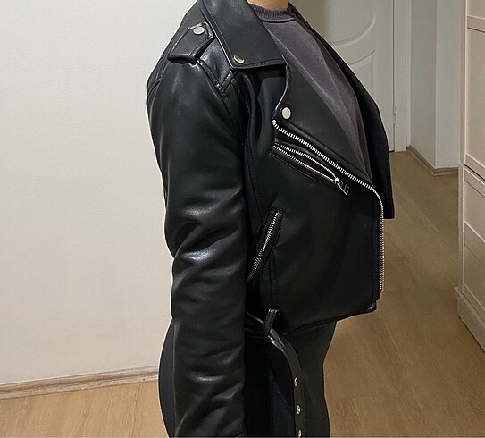 xs Beden Pull and bear deri ceket