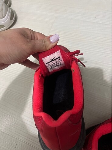 39 Beden Sneaker