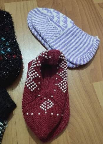 Diğer Renkli Nakışlı Kız Çorabı