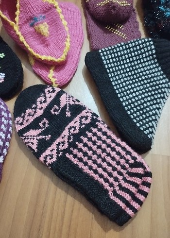 38 Beden Renkli Nakışlı Kız Çorabı