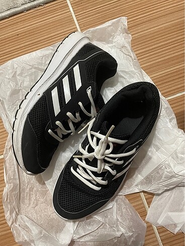 Adidas günlük spor ayakkabı