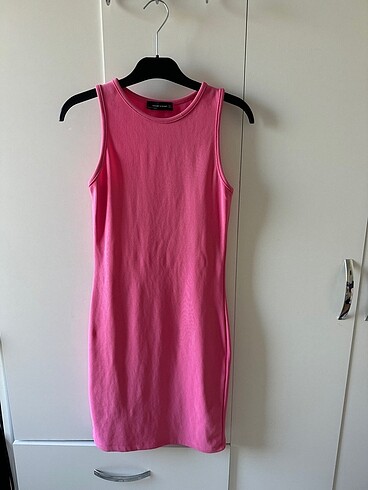 PEMBE ELBİSE