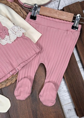 KAÇIRILMAYACAK ŞIKLIK: Fiyonk Detaylı Pudra Bebek Seti - Görsel 4