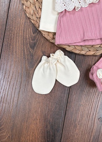 KAÇIRILMAYACAK ŞIKLIK: Fiyonk Detaylı Pudra Bebek Seti - Görsel 7