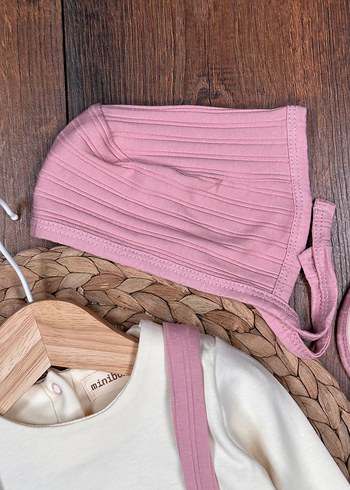 KAÇIRILMAYACAK ŞIKLIK: Fiyonk Detaylı Pudra Bebek Seti - Görsel 5