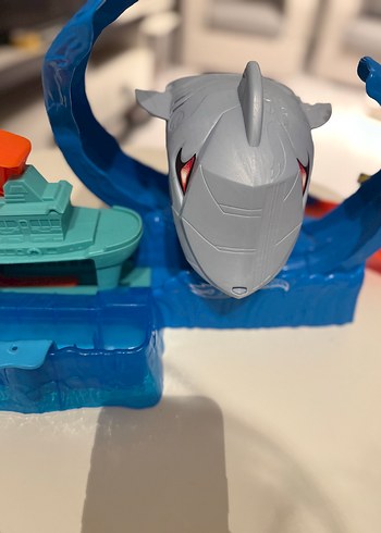 Hotwheels shark balina oyuncağı - Görsel 5