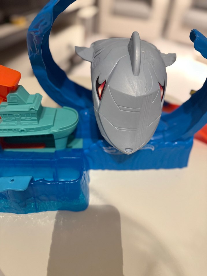 Hotwheels shark balina oyuncağı - Görsel 5