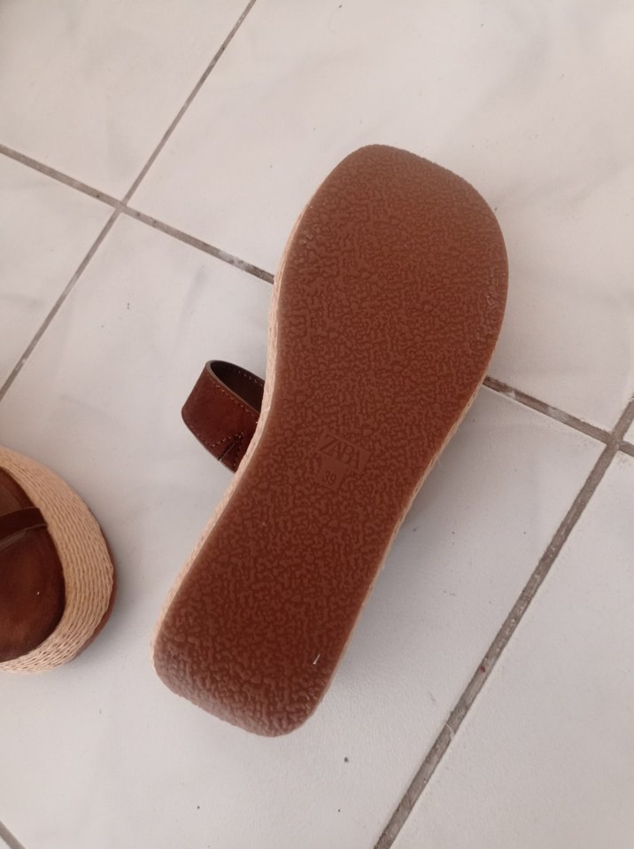 Kahverengi Süet Dolgu Topuklu Kadın Sandalet - Görsel 5