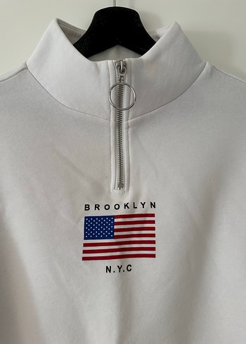 Yarım Fermuarlı Beyaz Crop Sweatshirt - Görsel 2