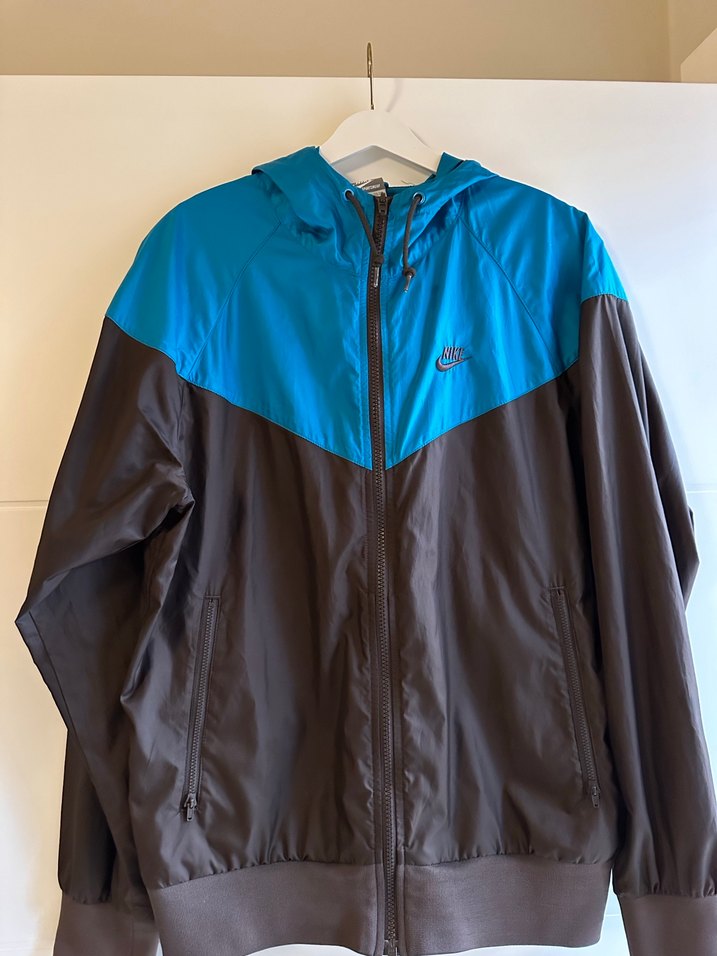 Erkek Mavi Siyah Nike Kapüşonlu Rüzgarlık - Görsel 2