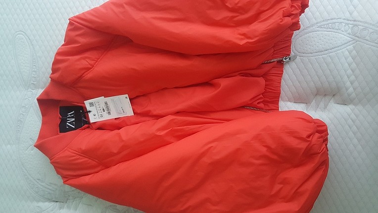 ZARA BOMBER MONT