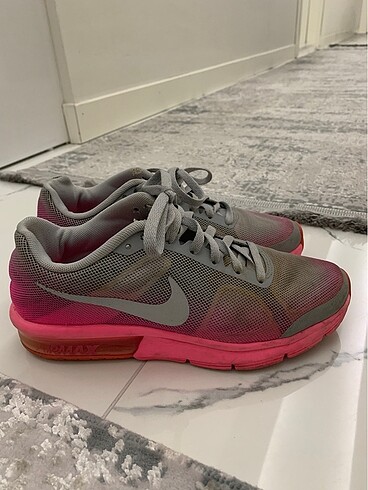 Nike Kadın spor ayakkabı