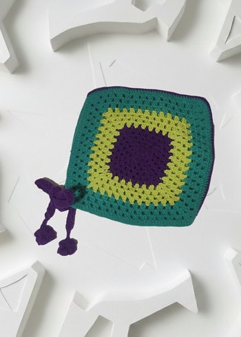 Granny Square Bağlamalı Bonnet - Görsel 3