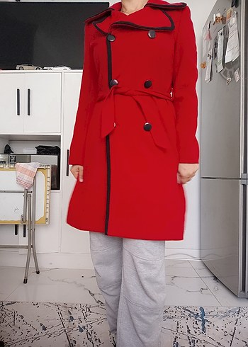 Siyah Şeritli Kırmızı Kadın Kaban - Görsel 6