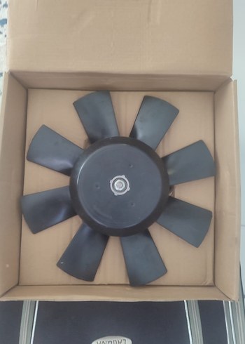 8 yaprak araç Fan - Görsel 2