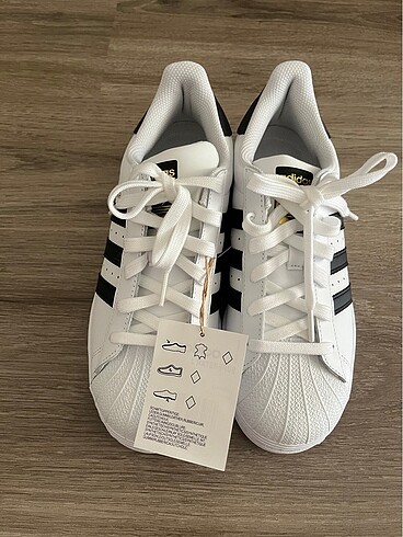 Adidas beyaz superstar ayakkabı