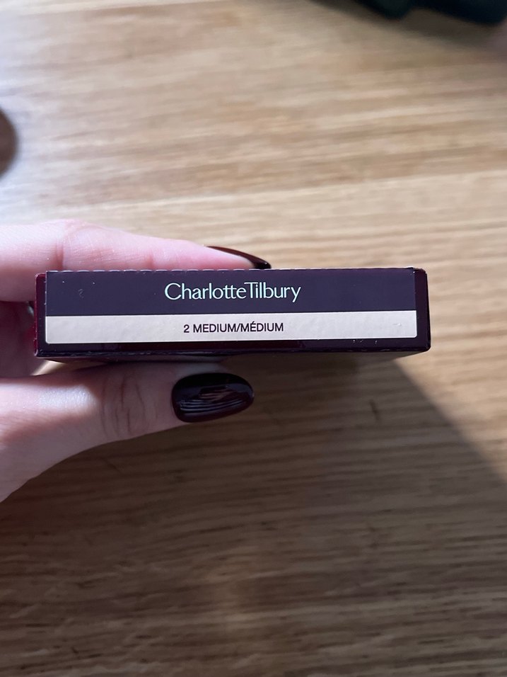 Charlotte Tilbury Airbrush Flawless Finish Matlaştırıcı Pudra - Görsel 3