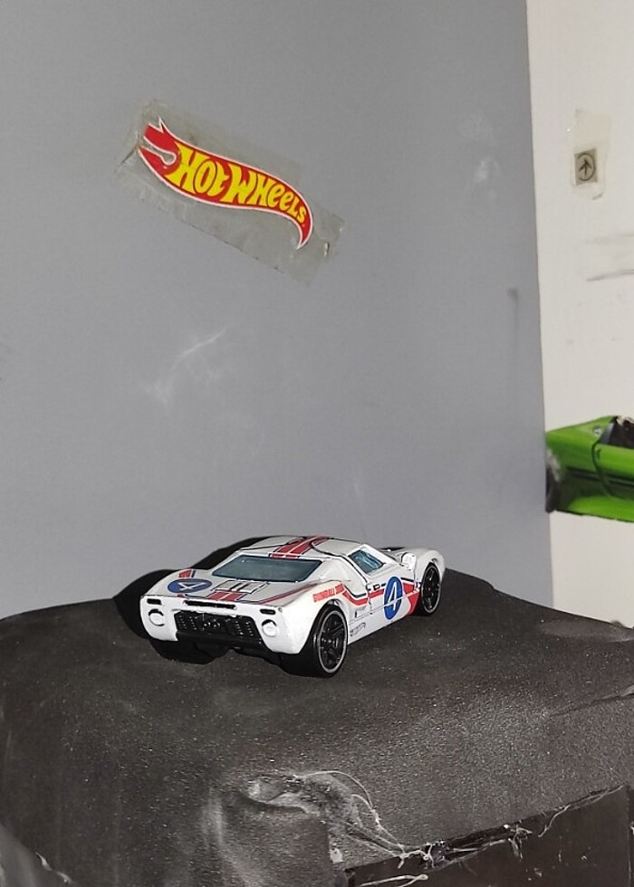 Hot Wheels Ford GT-40 - Görsel 2