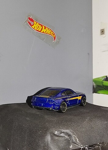 Hot Wheels 2015 Ford Mustang GT - Görsel 2