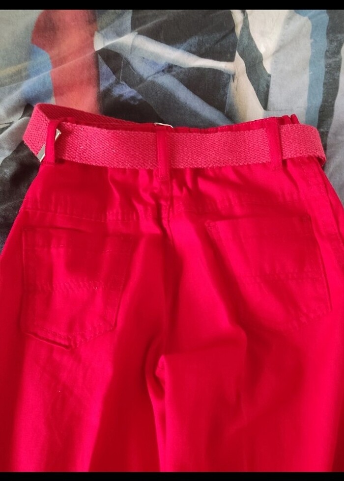 Kırmızı pantolon - Görsel 2