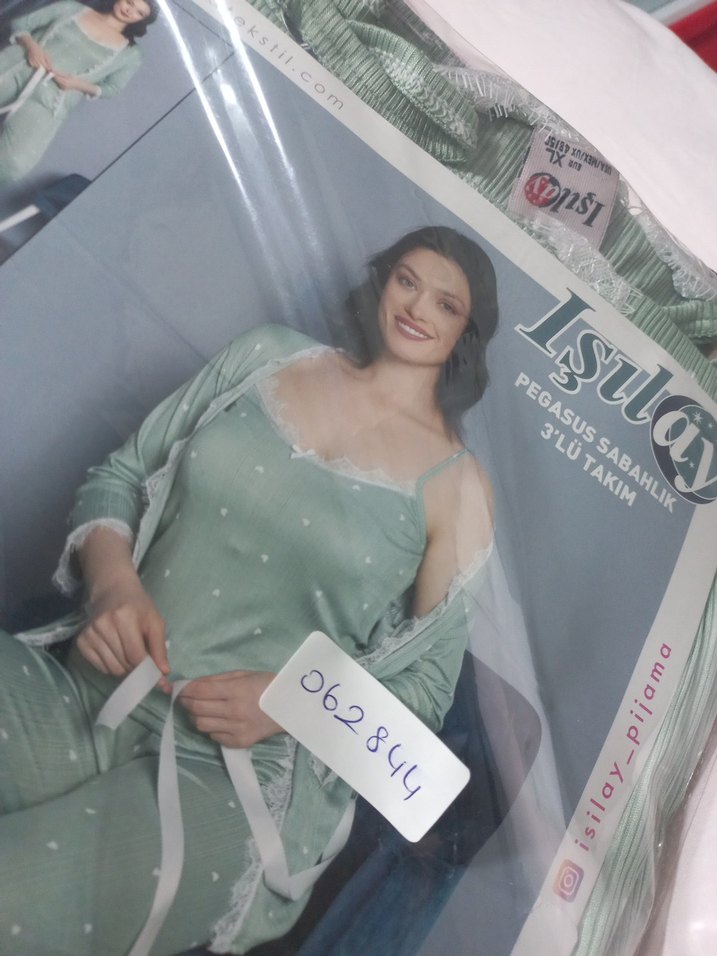 Isılay Yeşil Desenli Mini Kadın Pijama Takımı - Görsel 3