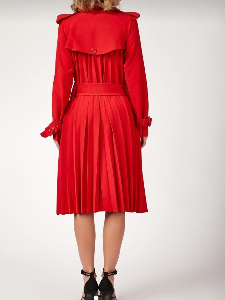 Kırmızı Pilili Uzun Kadın Trençkot - Görsel 2