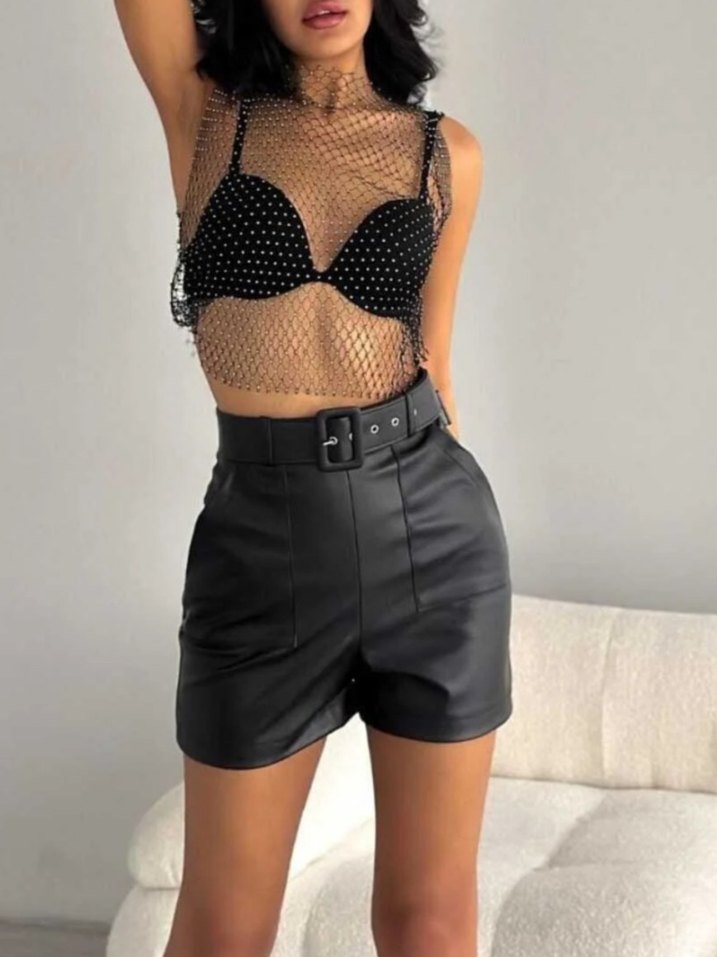 Kemerli Siyah Mini Deri Şort - Görsel 3