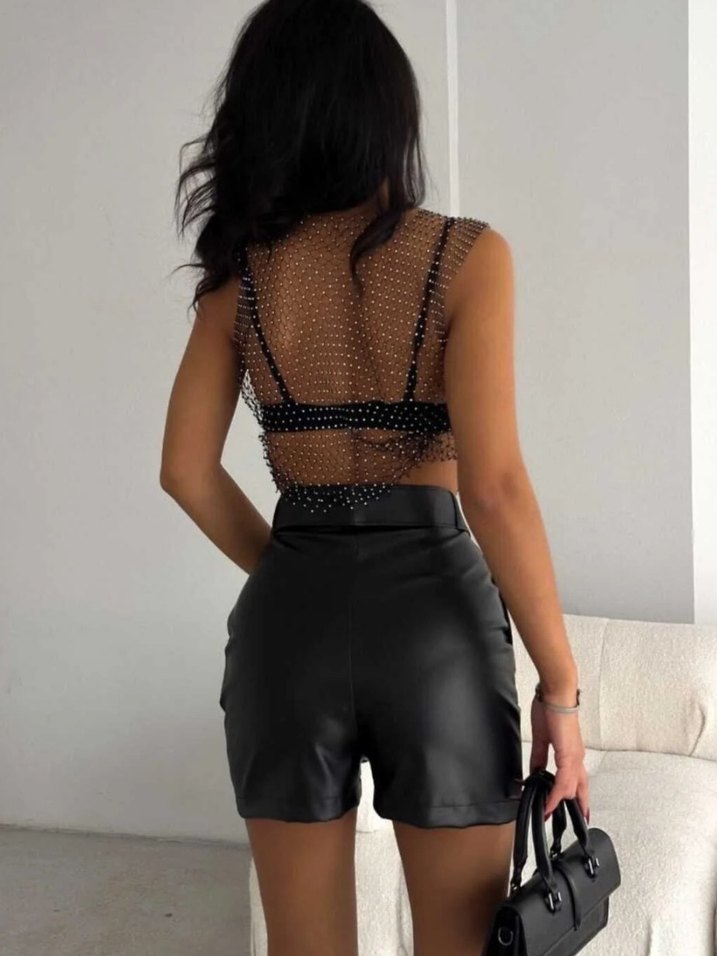 Kemerli Siyah Mini Deri Şort - Görsel 4