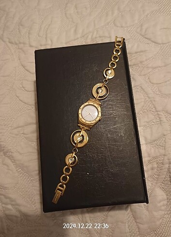 Beden Swatch altın kaplama saat