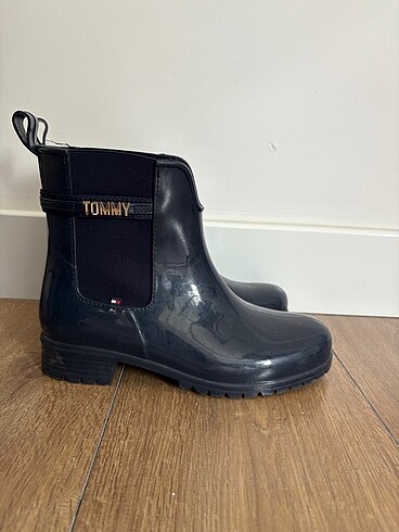 TOMMY HİLFİGER BOT