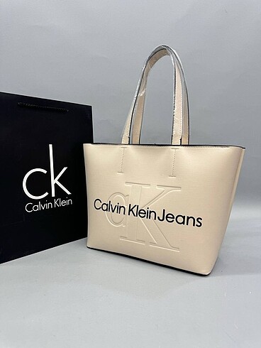  Beden çeşitli Renk Calvin Klein Çanta