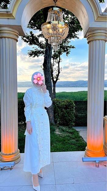 Feyza yalçınkaya ekru frilly elbise