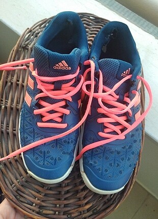 Adidas tenis ayakkabısı
