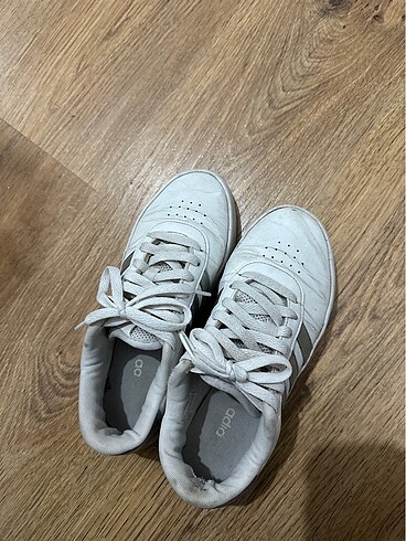 Adidas ayakkanı