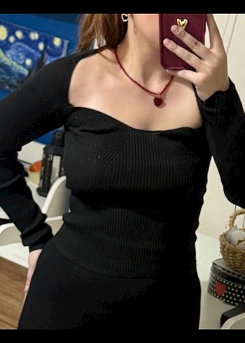 Siyah kalp yaka bluz - Görsel 3