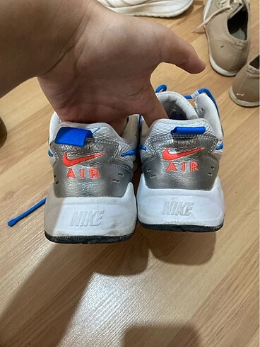 42 Beden beyaz Renk Orijinal nike spor ayakkabı