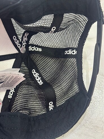  Beden ADIDAS SAPKA