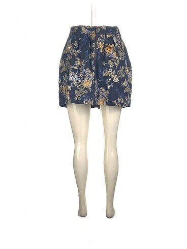 40 Beden Stradivarius Mini Etek %70 İndirimli.