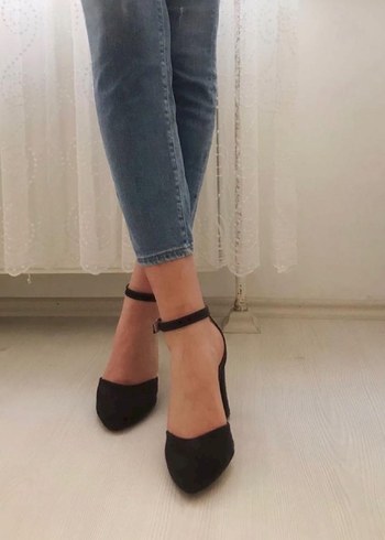 Kadın Siyah Topuklu Kemerli Ayakkabı - Görsel 2