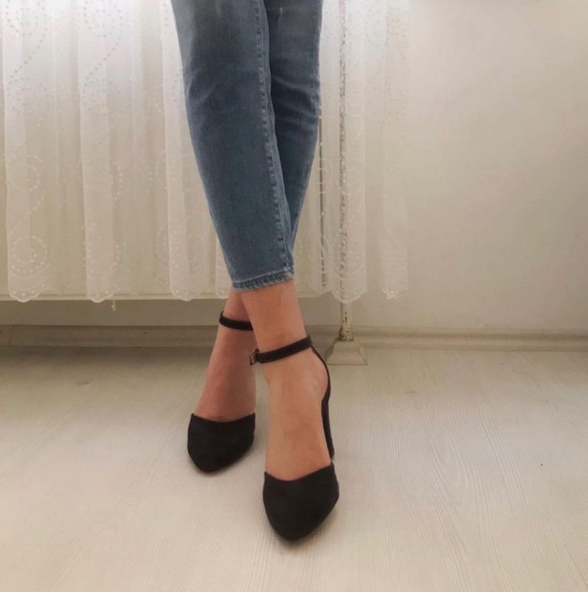 Kadın Siyah Topuklu Kemerli Ayakkabı - Görsel 2