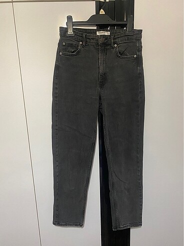 Pull and Bear Pull and bear mom fit jean