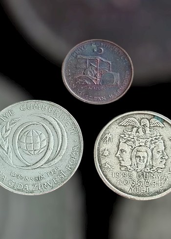 3 Adet hatıra koleksiyon parası