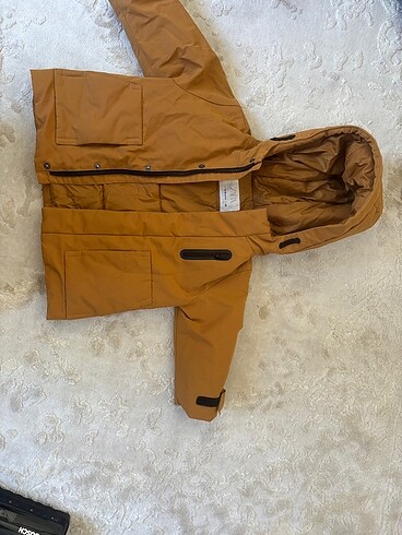 Zara mont az kullanıldı