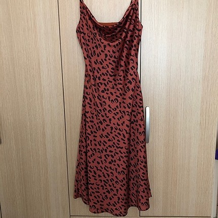 Leopar desenli elbise