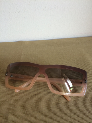 Chanel pembe gozluk